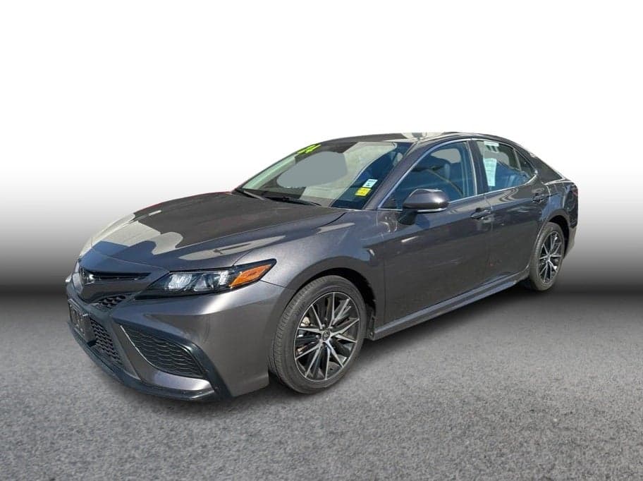 2024 Toyota Camry SE — photo 1 of 5
