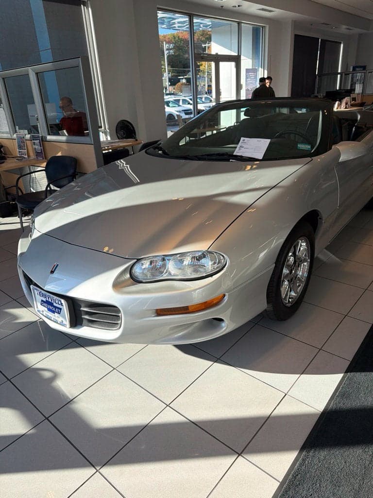 2002 Chevrolet Camaro Base — photo 1 of 5