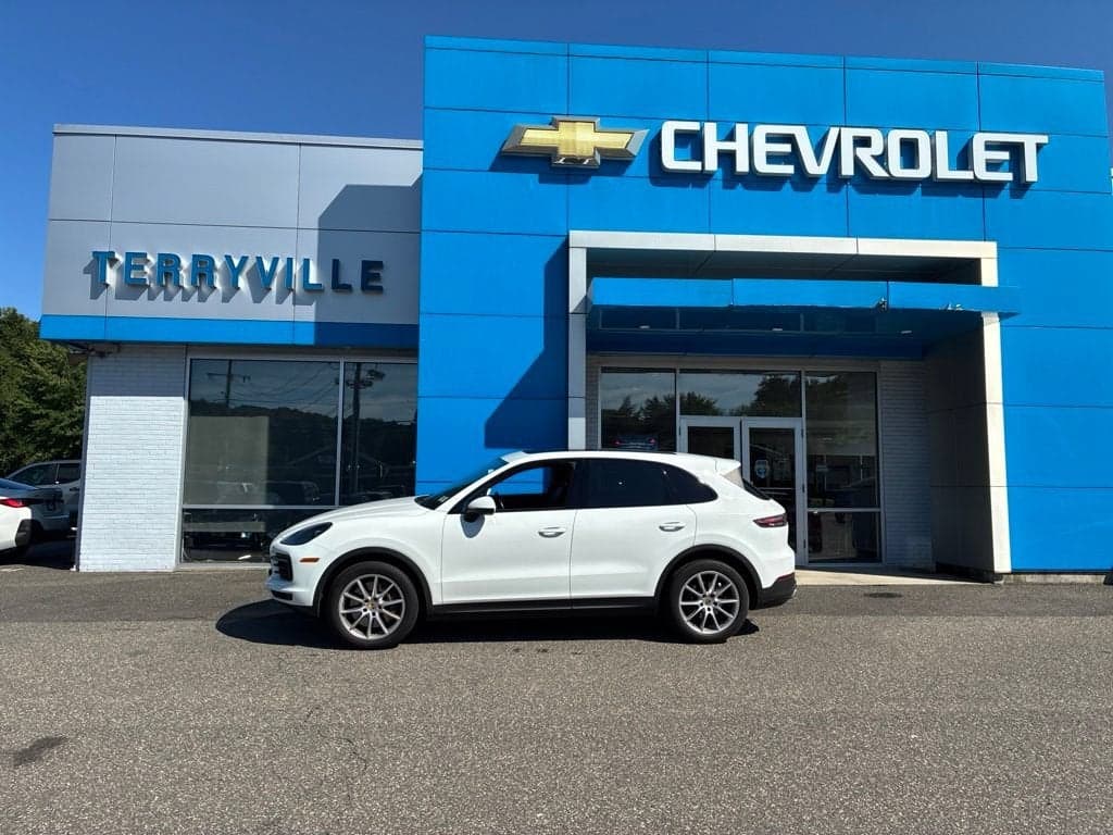 2021 Porsche Cayenne AWD — photo 1 of 32