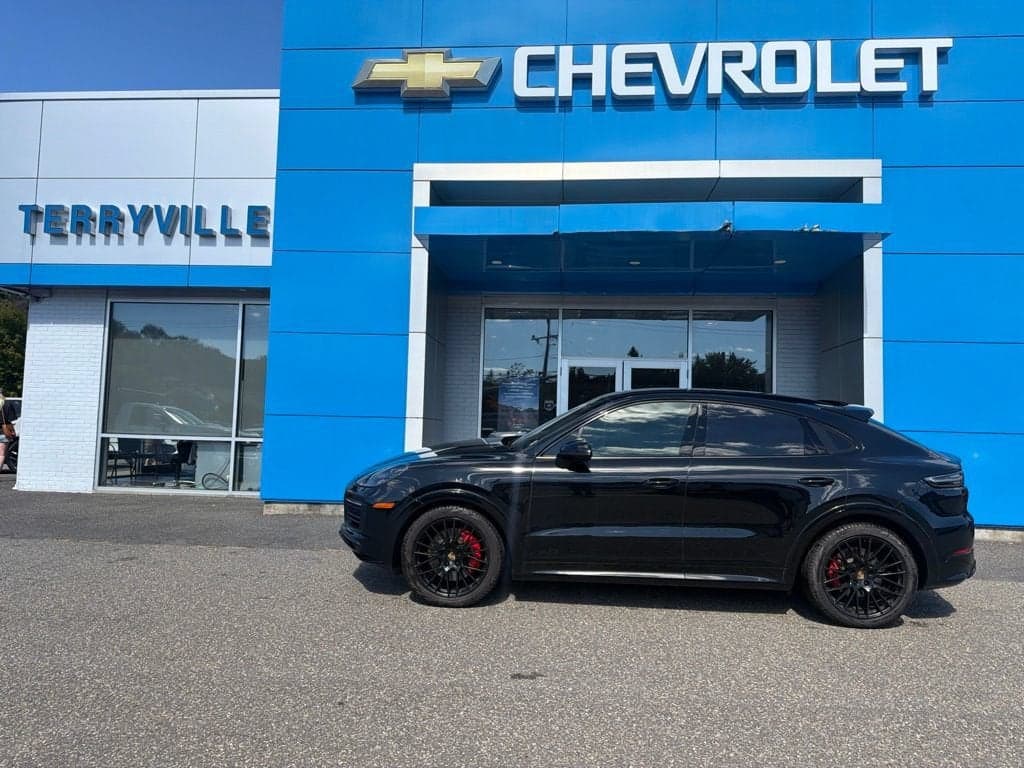 2023 Porsche Cayenne GTS — photo 1 of 28