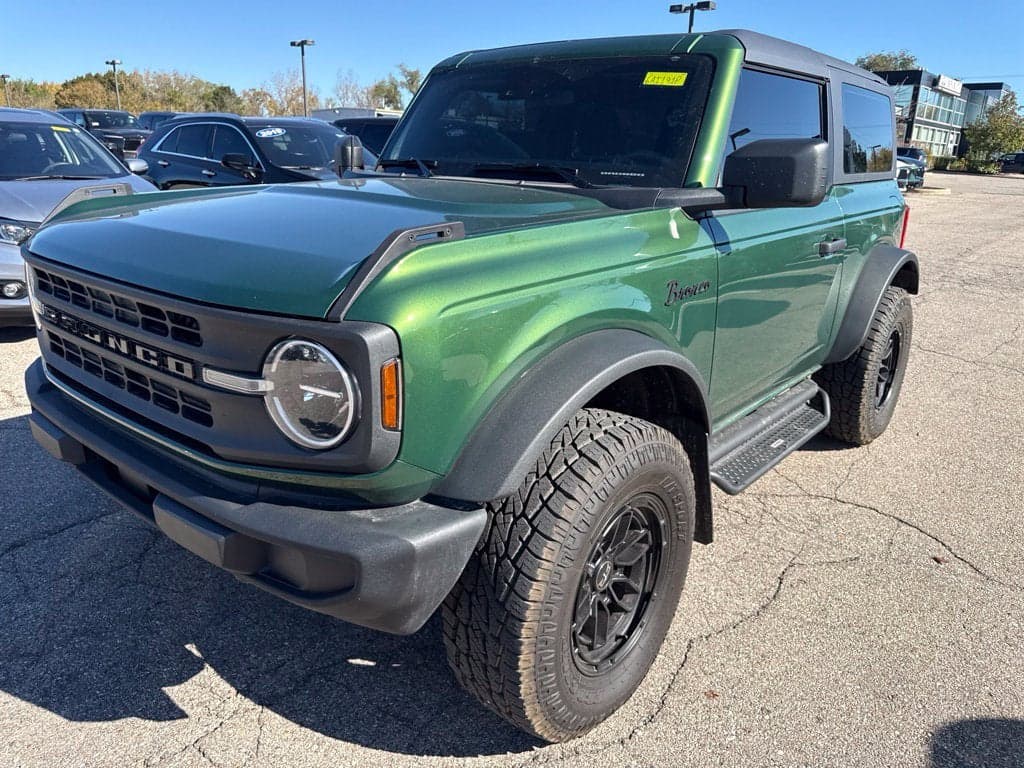 2022 Ford Bronco Base — photo 1 of 5