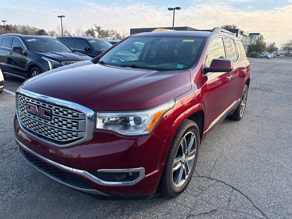 2017 GMC Acadia Denali — photo 1 of 5