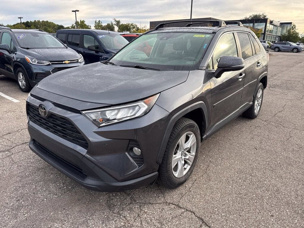 2019 Toyota RAV4 XLE — photo 1 of 28