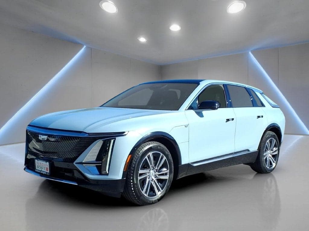 2024 Cadillac LYRIQ Luxury — photo 1 of 5