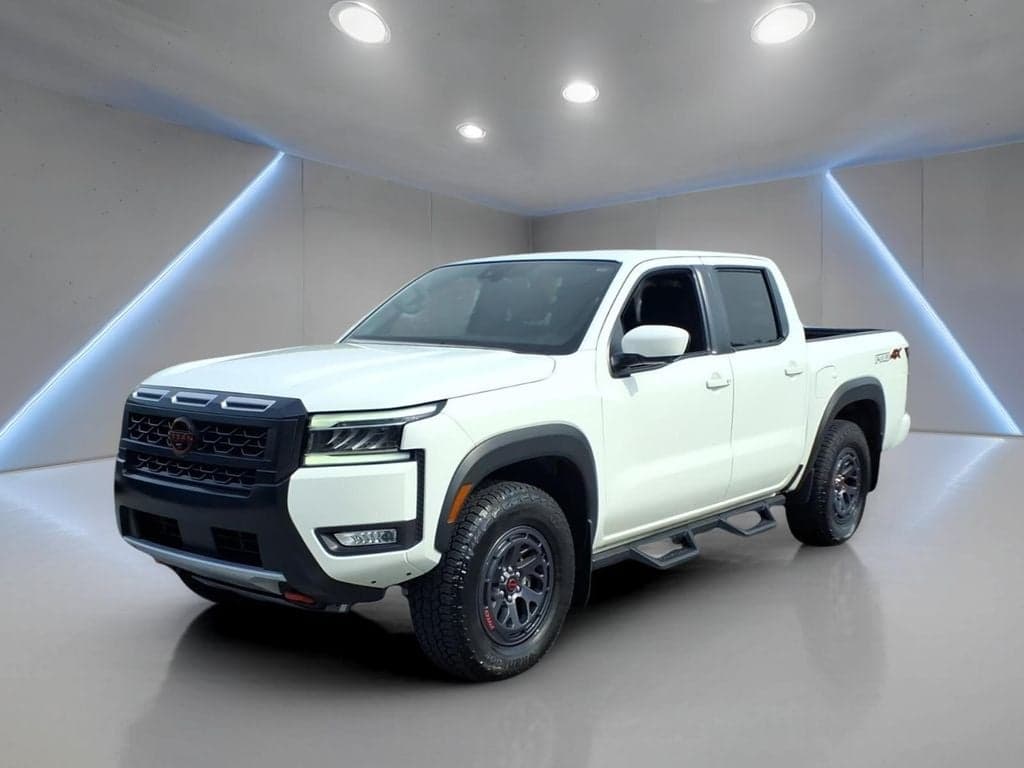 2025 Nissan Frontier PRO-4X — photo 1 of 5
