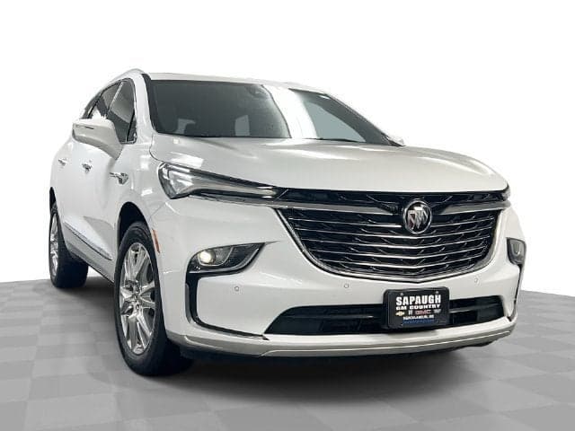 2023 Buick Enclave Essence — photo 1 of 5
