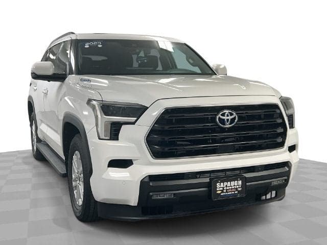 2023 Toyota Sequoia SR5 — photo 1 of 5
