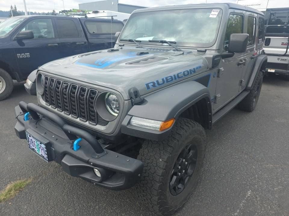 2023 Jeep Wrangler Base — photo 1 of 27