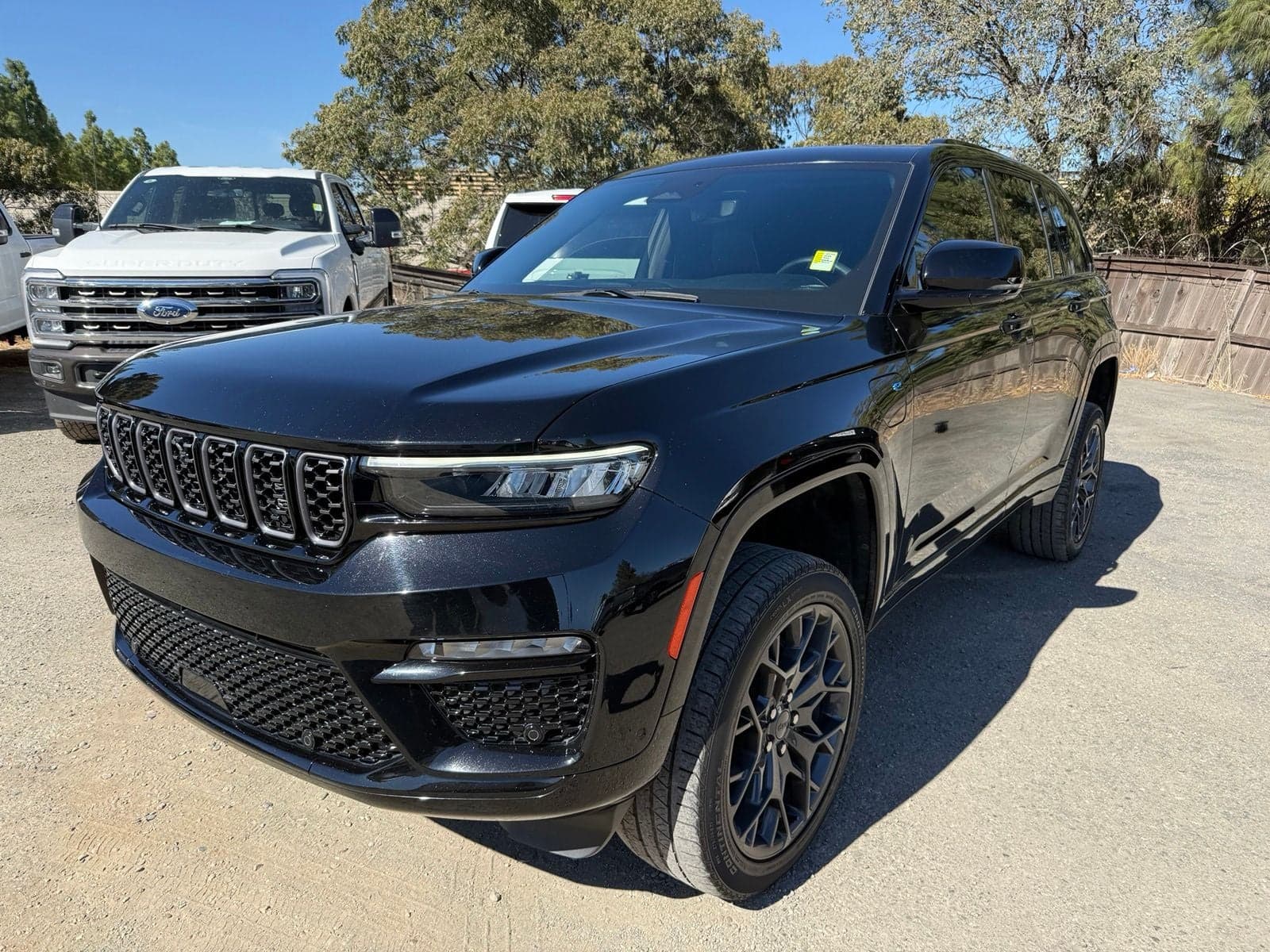 2023 Jeep Grand Cherokee Summit Reserve — photo 1 of 28