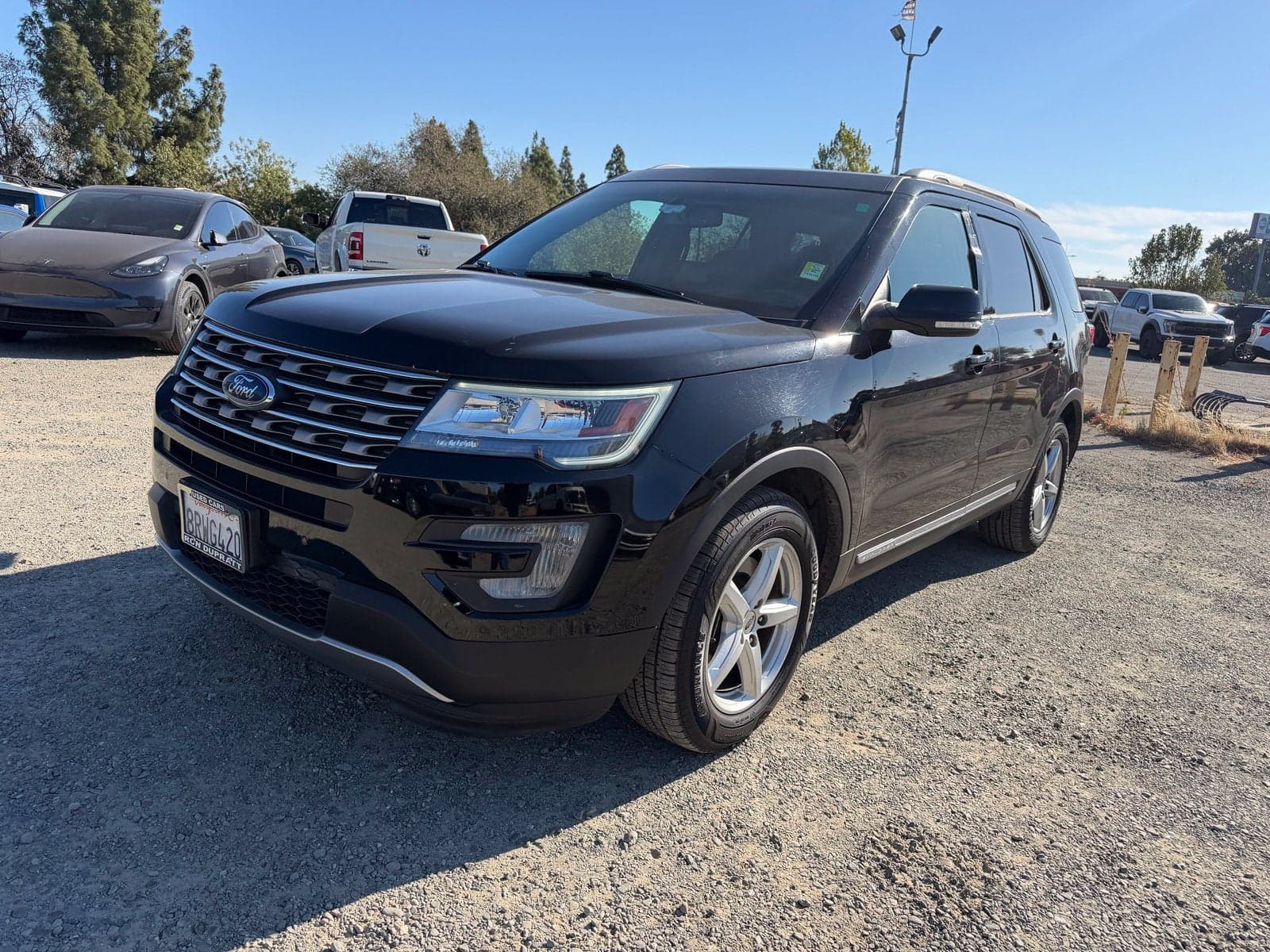 2017 Ford Explorer XLT — photo 1 of 5