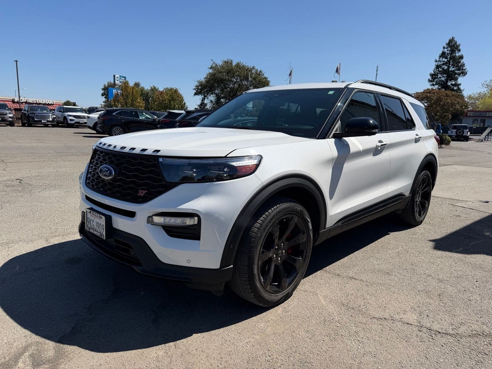 2023 Ford Explorer ST — photo 1 of 26