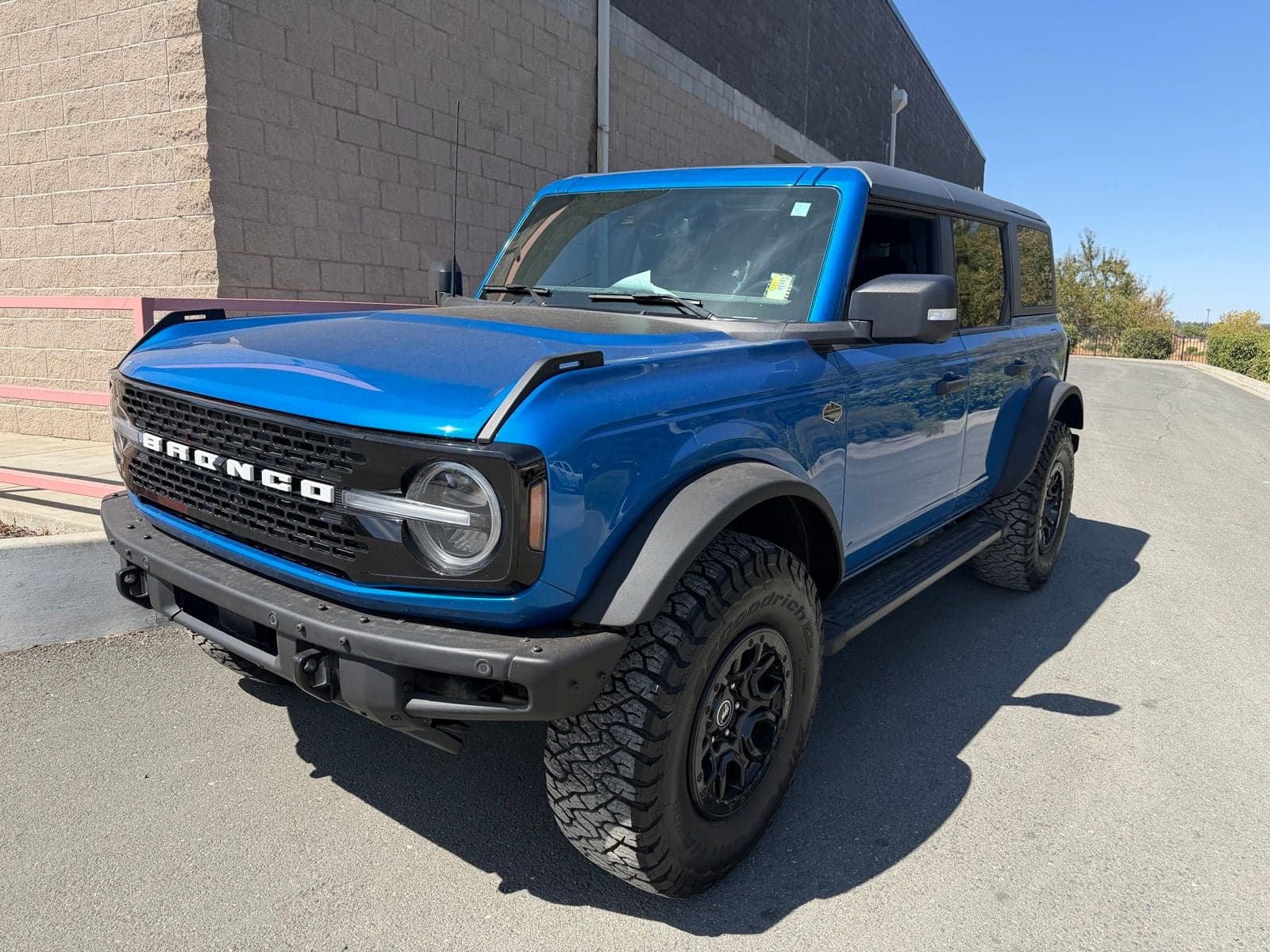 2023 Ford Bronco Wildtrak — photo 1 of 23