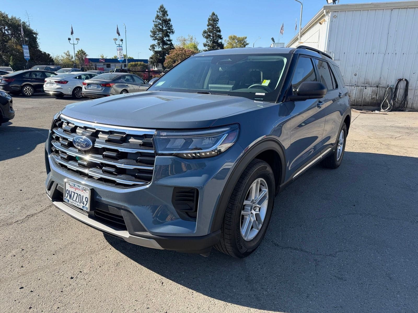 2025 Ford Explorer Active — photo 1 of 28