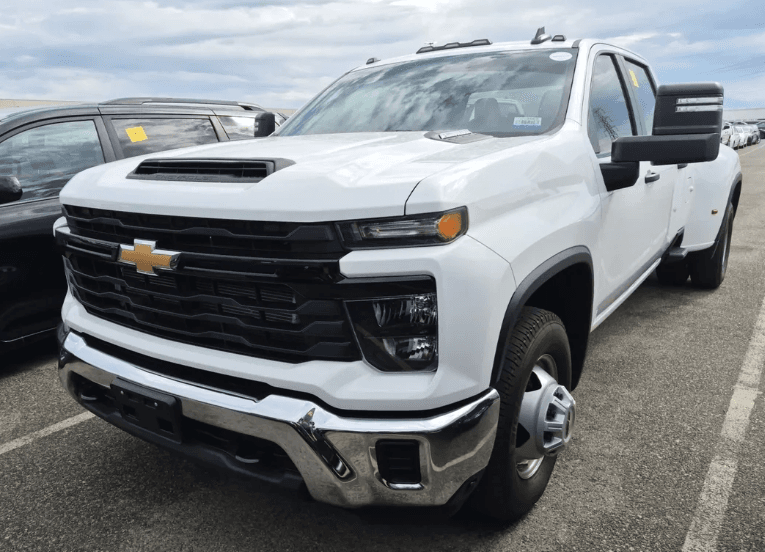 2025 Chevrolet Silverado 3500HD Work Truck — photo 1 of 21