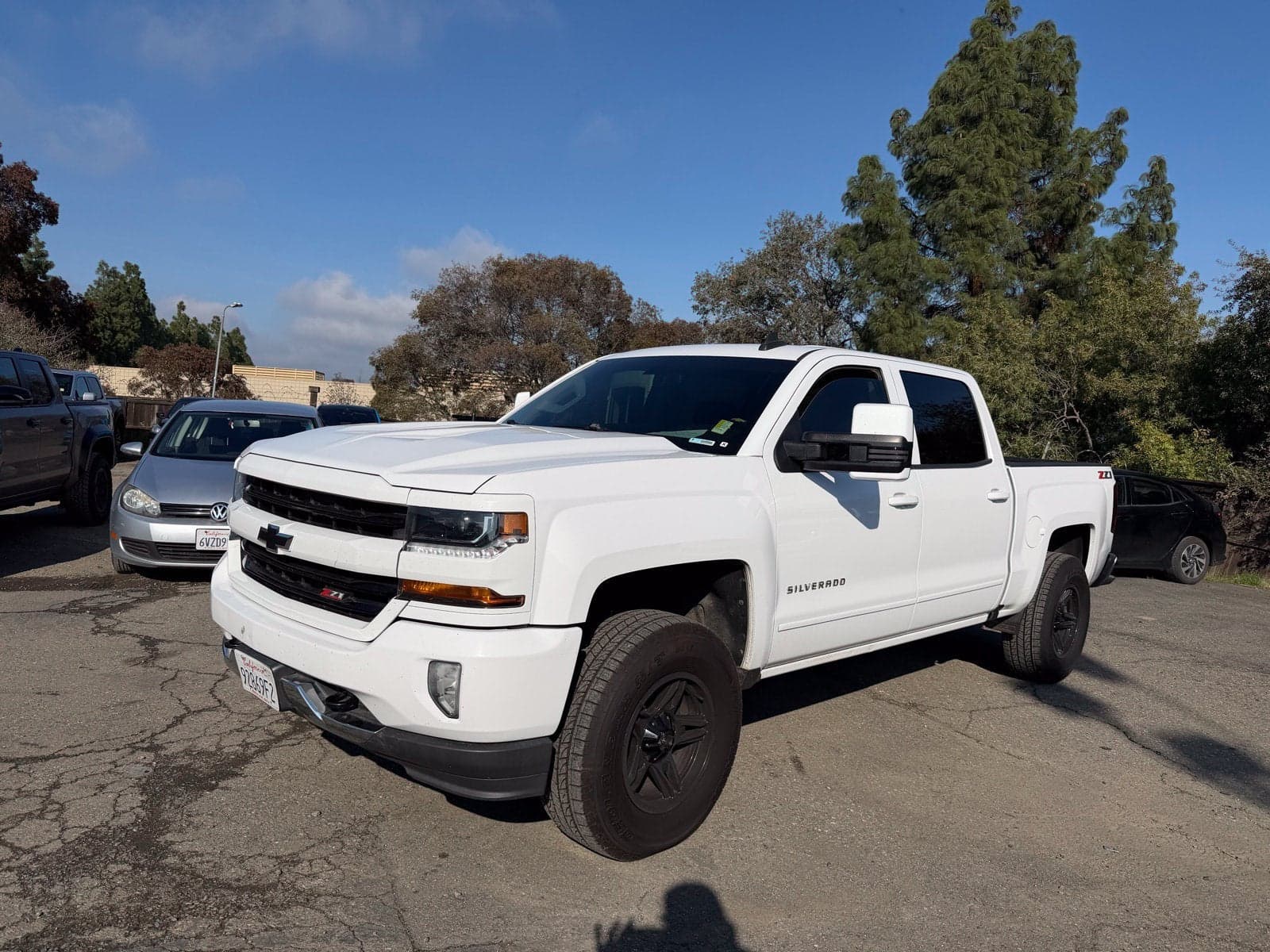 2018 Chevrolet Silverado 1500 LT — photo 1 of 24