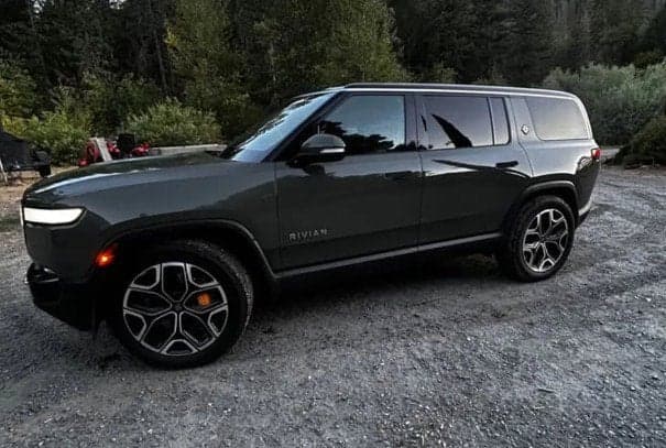 2022 Rivian R1S Launch Edition — photo 1 of 5