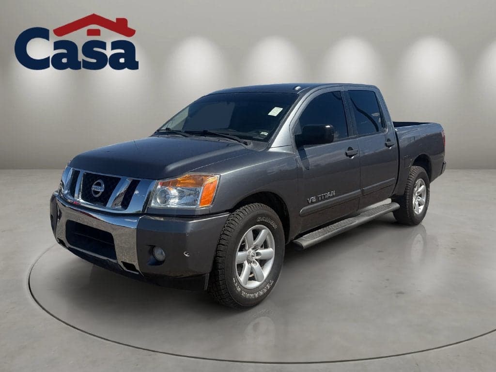 2014 Nissan Titan SV — photo 1 of 38