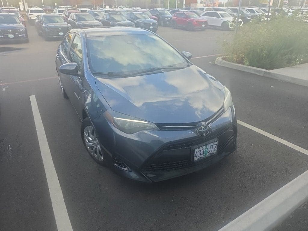 2017 Toyota Corolla LE — photo 1 of 5