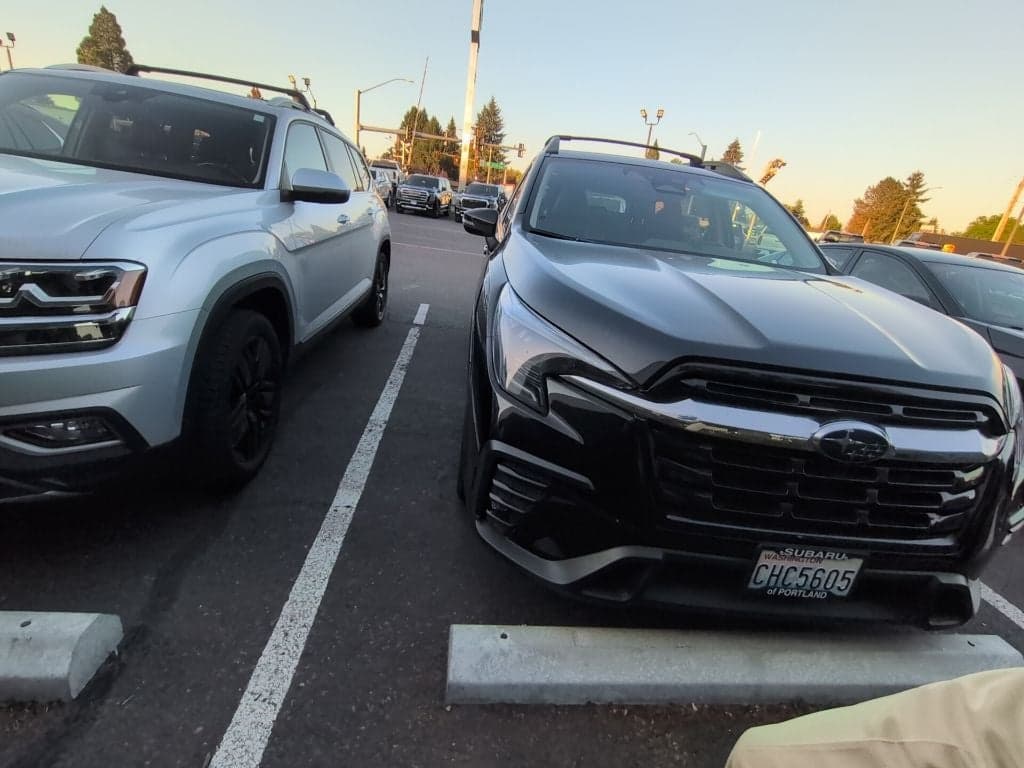 2023 Subaru Ascent Limited — photo 1 of 11