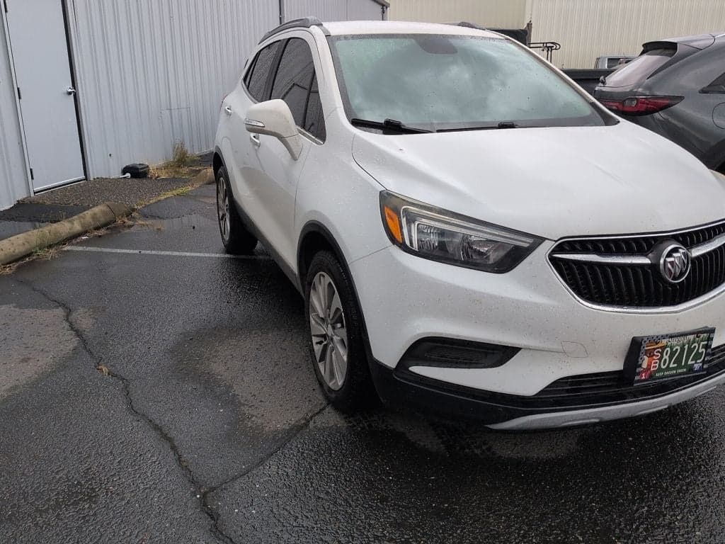 2018 Buick Encore Preferred — photo 1 of 12