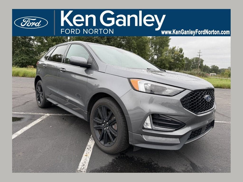 2022 Ford Edge ST-Line — photo 1 of 28