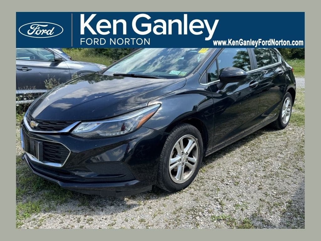 2017 Chevrolet Cruze LT — photo 1 of 10