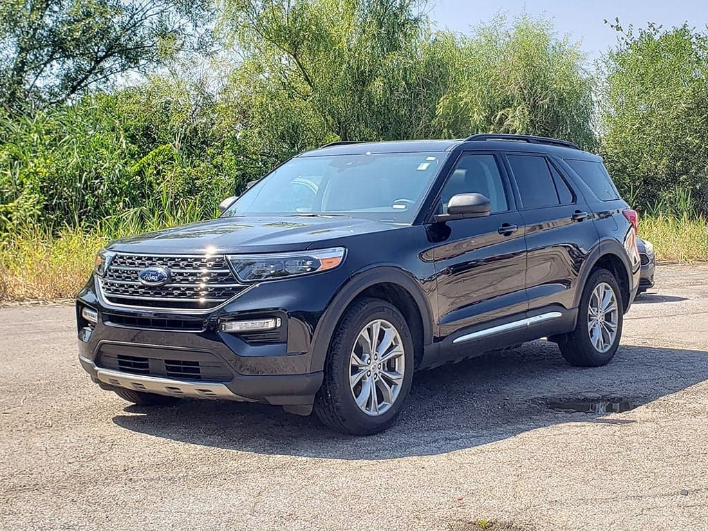 2023 Ford Explorer XLT — photo 1 of 21