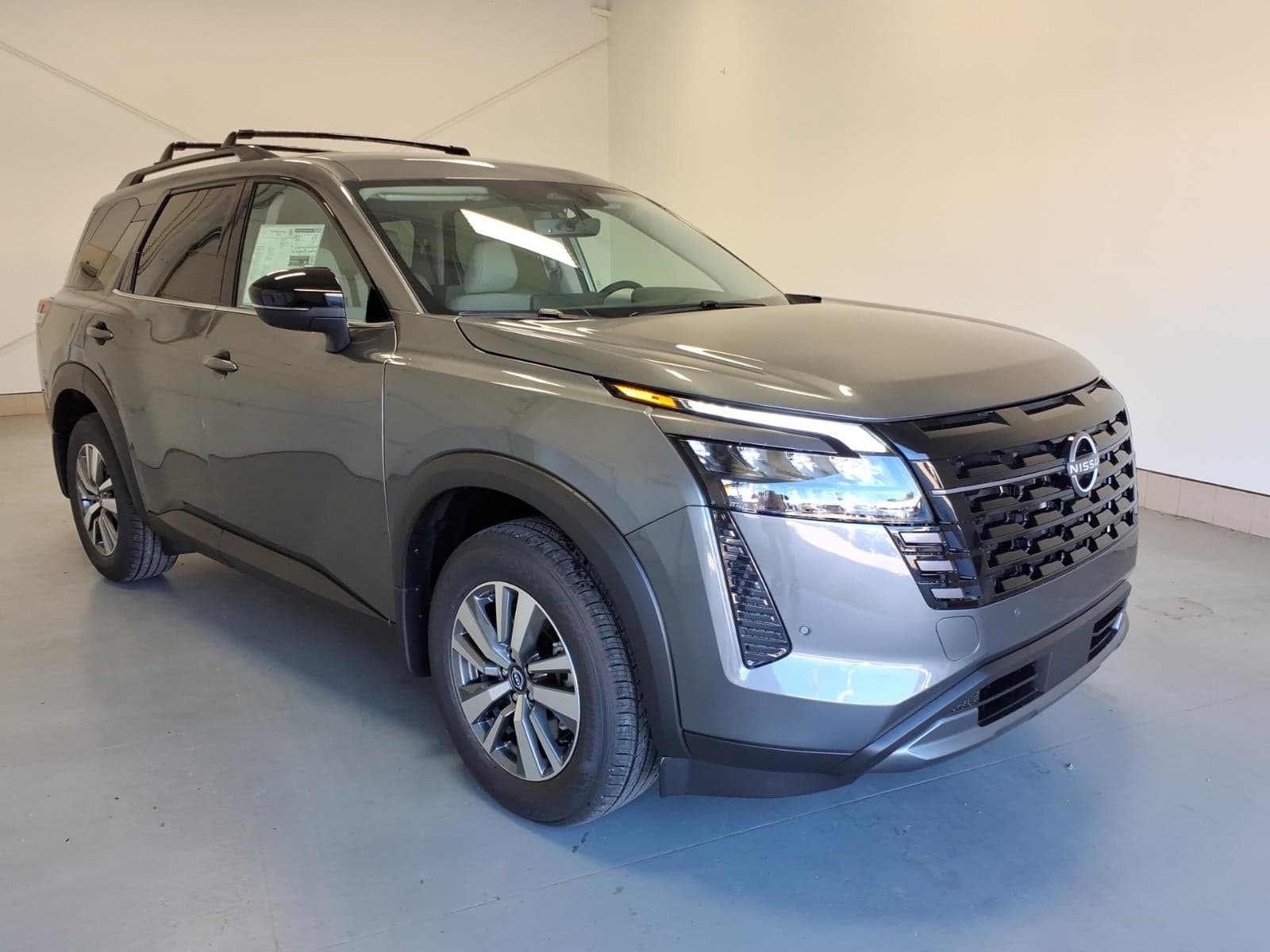2026 Nissan Pathfinder SL — photo 1 of 5