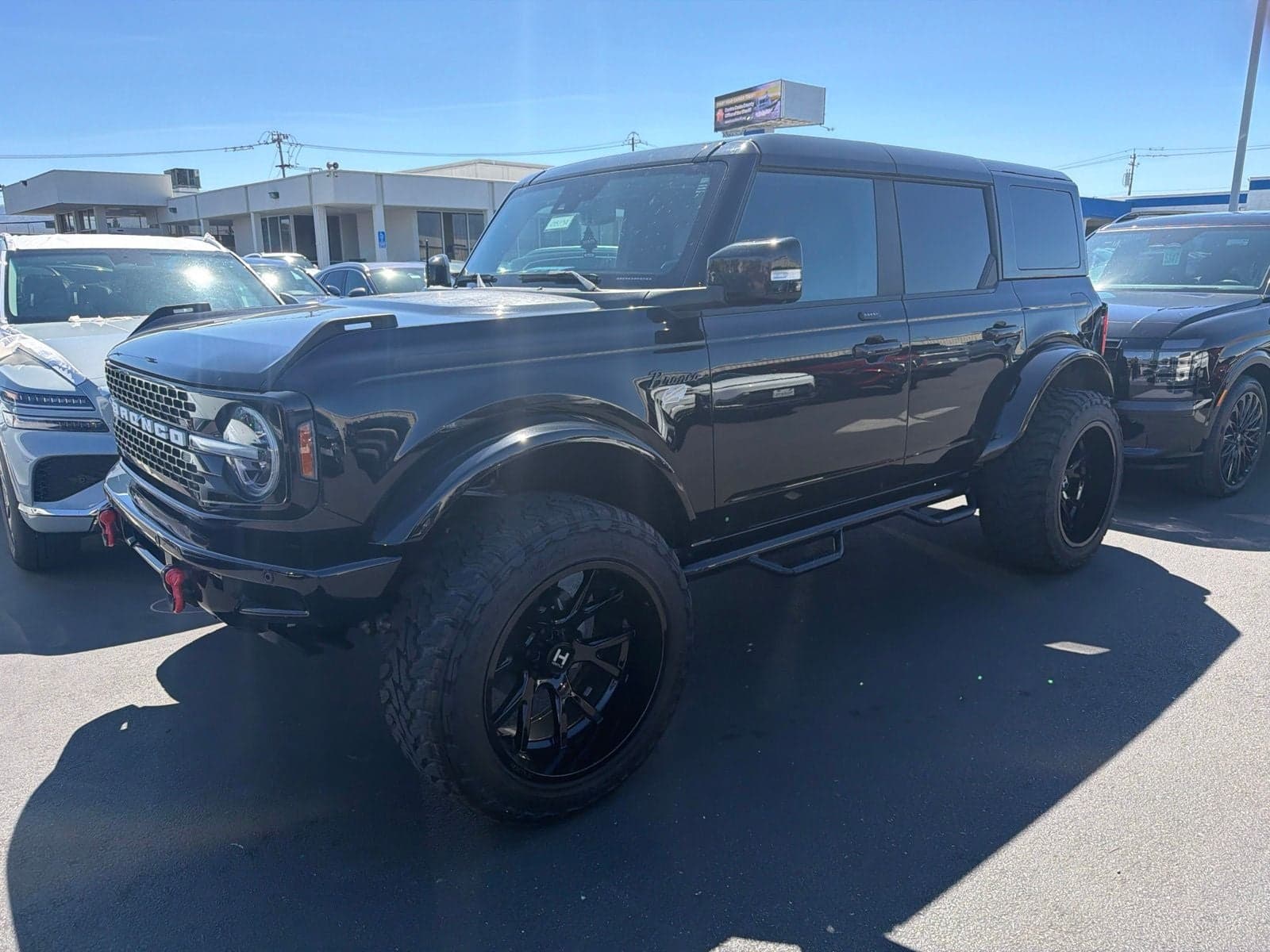 2022 Ford Bronco Wildtrak — photo 1 of 5