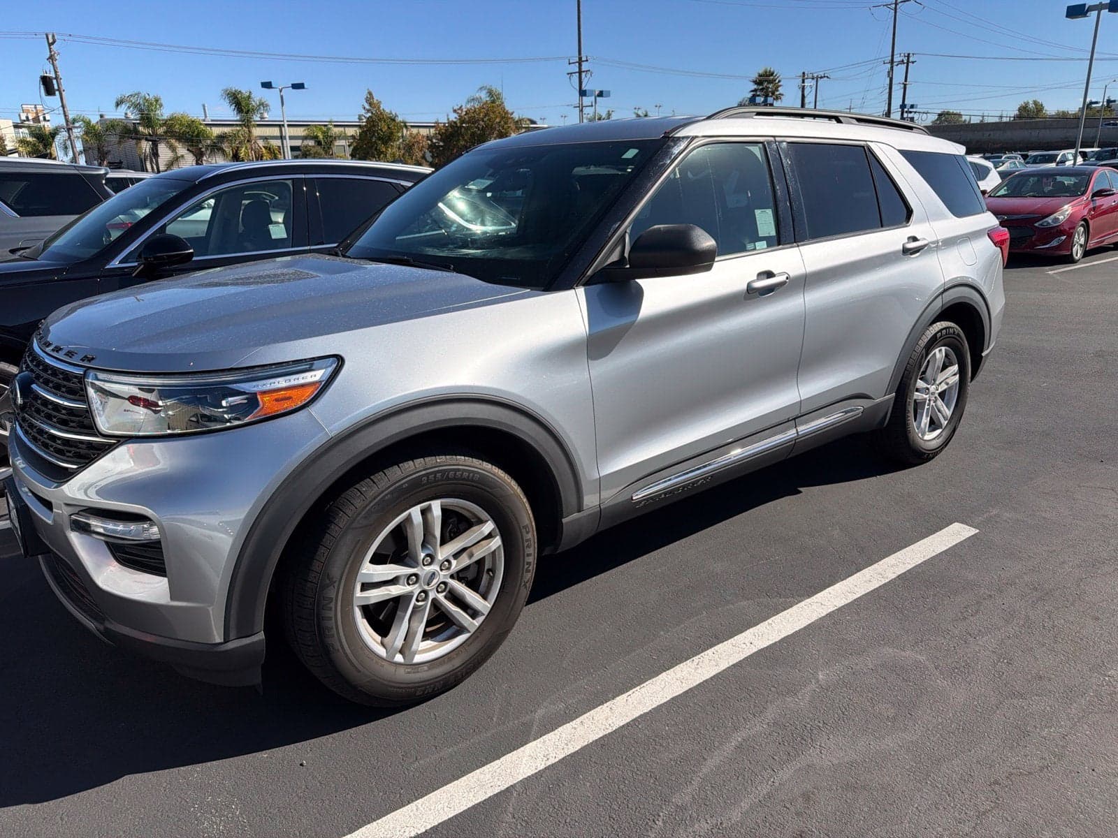 2020 Ford Explorer XLT — photo 1 of 3