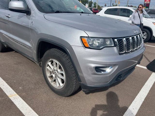 2020 Jeep Grand Cherokee Laredo E — photo 1 of 3