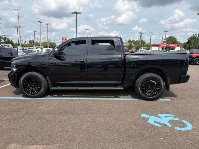 2022 RAM 1500 Classic SLT — photo 1 of 6