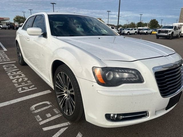 2013 Chrysler 300 Base — photo 1 of 5