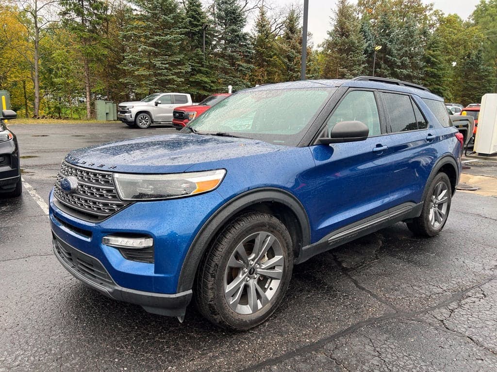 2021 Ford Explorer XLT — photo 1 of 14