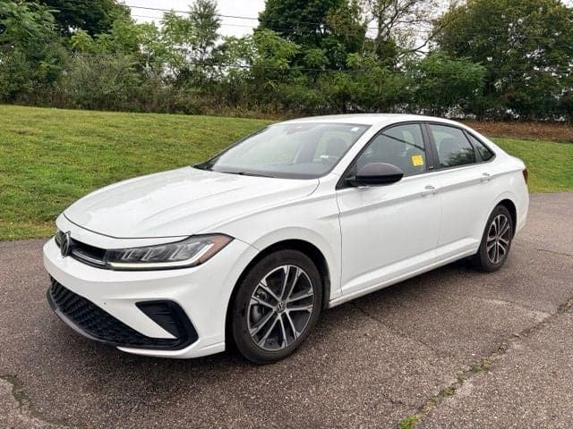 2025 Volkswagen Jetta Sport — photo 1 of 28