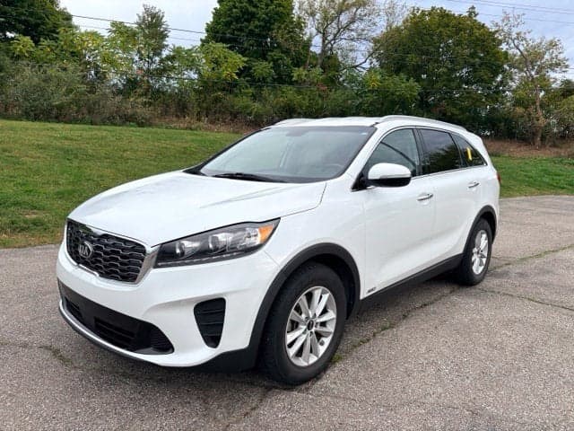 2020 Kia Sorento LX — photo 1 of 26