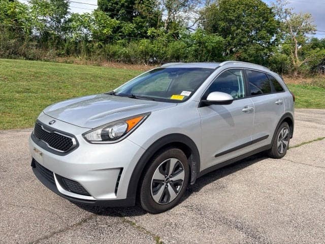 2017 Kia Niro LX — photo 1 of 25