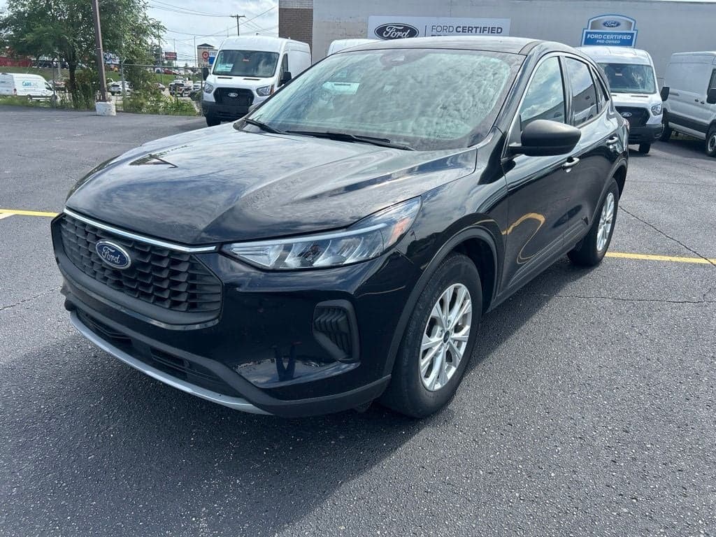 2023 Ford Escape Active — photo 1 of 5