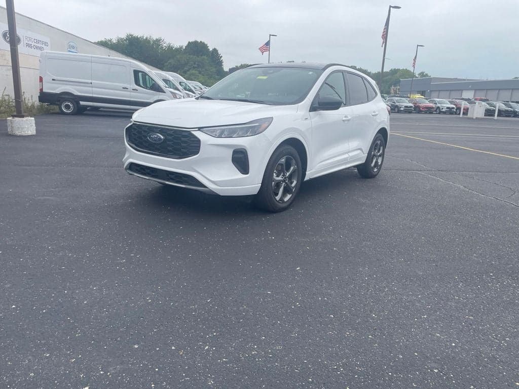 2023 Ford Escape ST-Line — photo 1 of 22