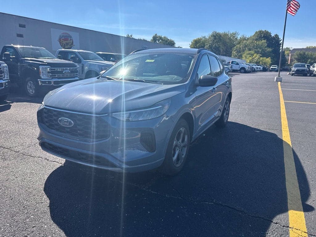 2024 Ford Escape ST-Line — photo 1 of 27