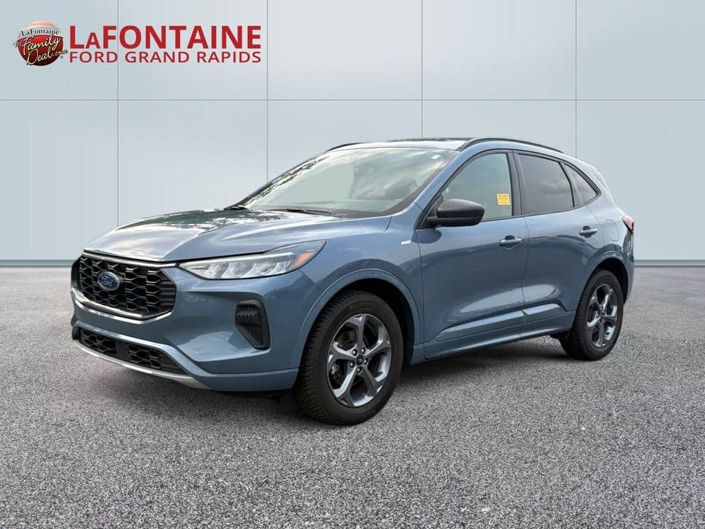 2023 Ford Escape ST-Line — photo 1 of 42