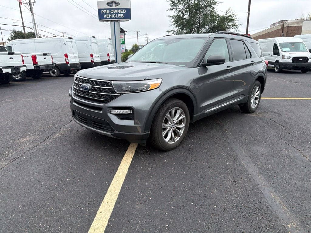 2023 Ford Explorer XLT — photo 1 of 21