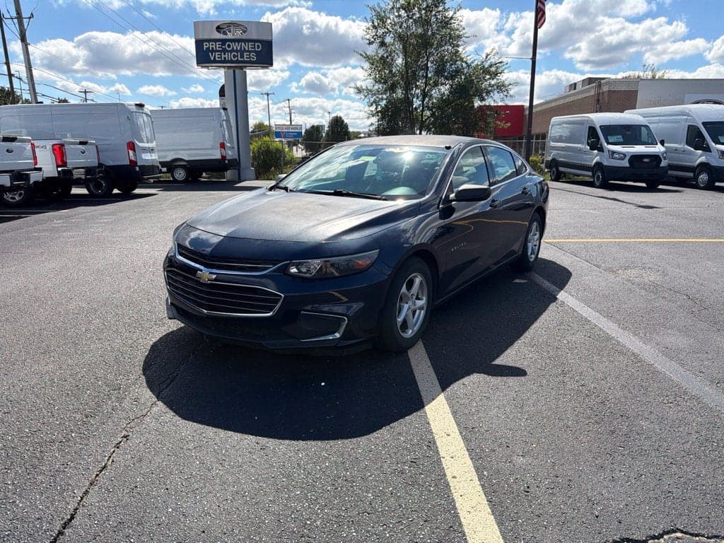 2016 Chevrolet Malibu LS — photo 1 of 21