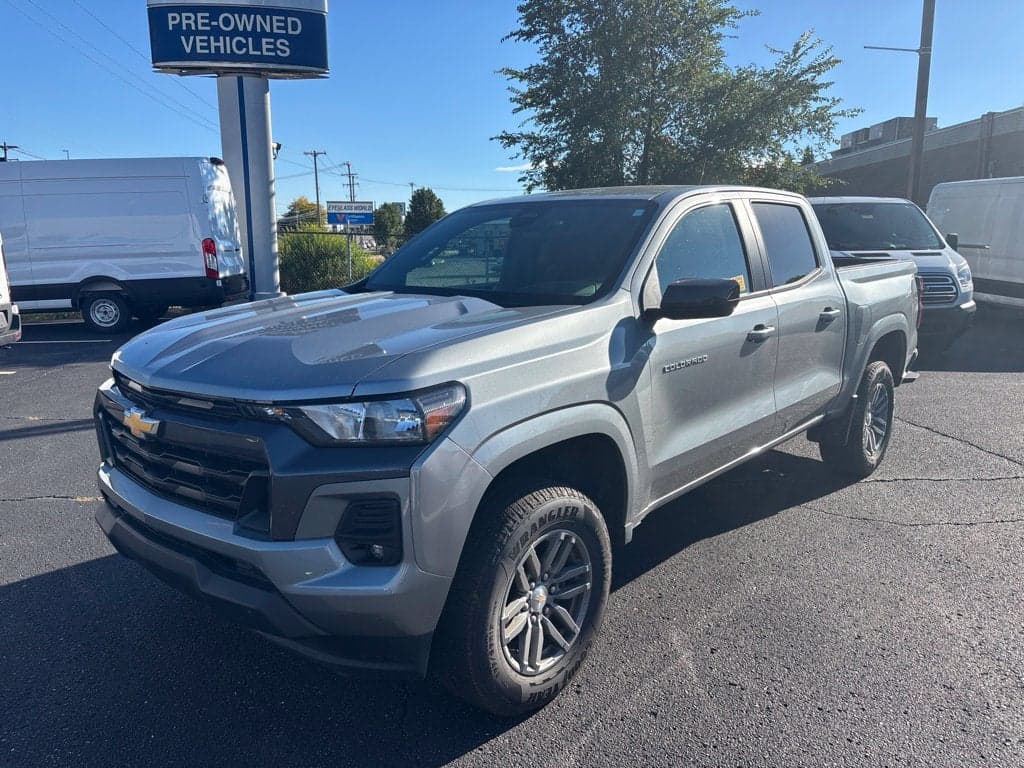 2023 Chevrolet Colorado Base — photo 1 of 22