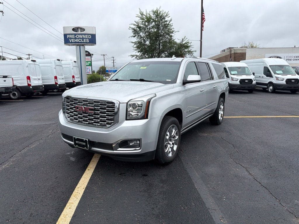 2019 GMC Yukon XL Denali — photo 1 of 23
