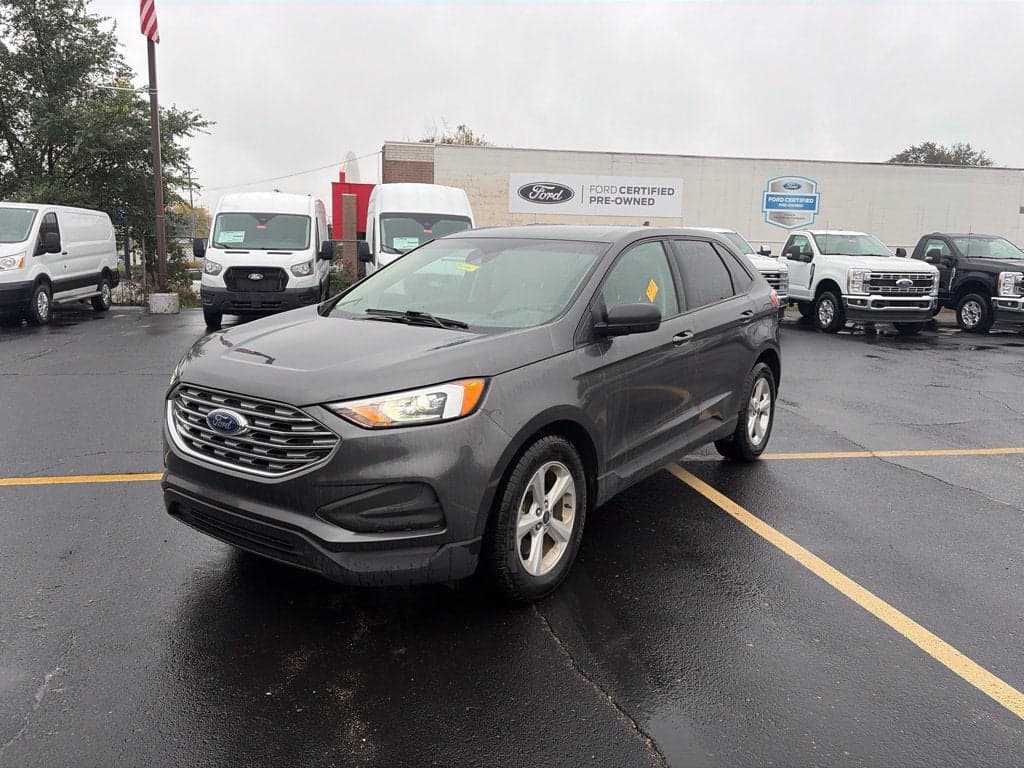 2020 Ford Edge SE — photo 1 of 10