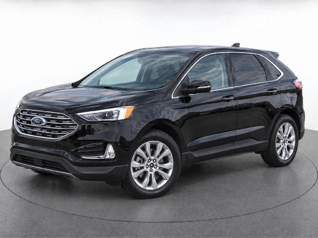 2020 Ford Edge Titanium — photo 1 of 2