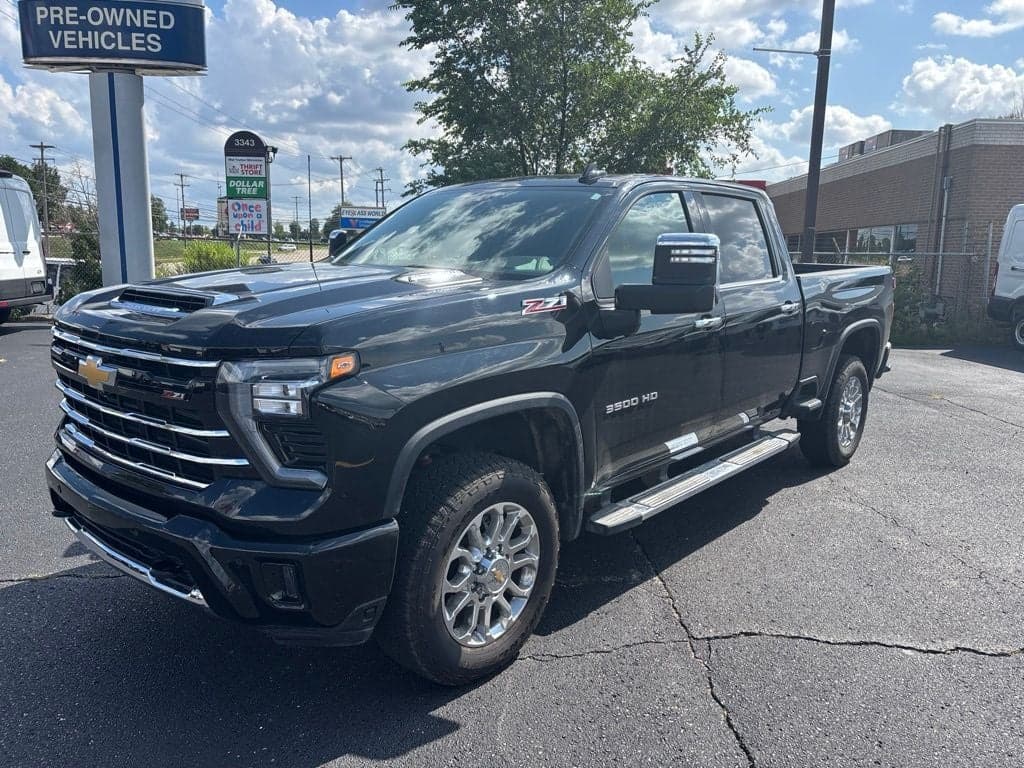 2025 Chevrolet Silverado 3500HD LTZ — photo 1 of 10