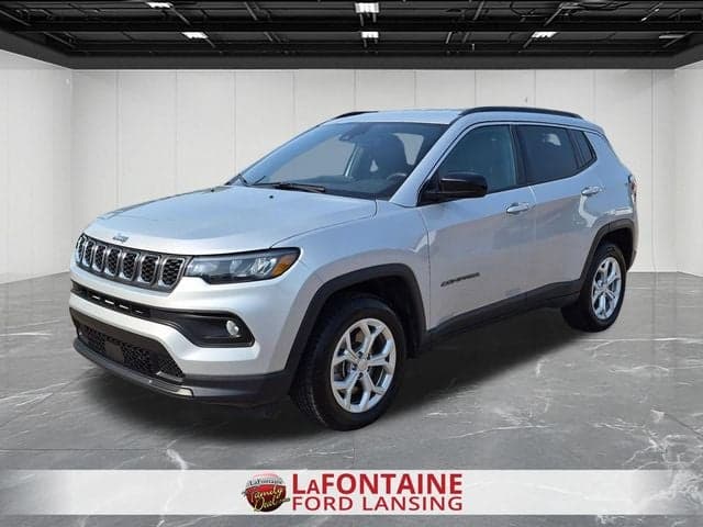 2024 Jeep Compass Latitude — photo 1 of 48