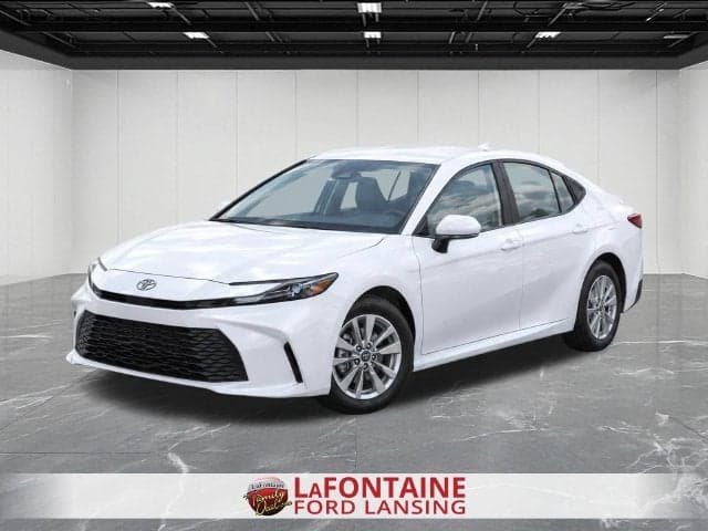 2025 Toyota Camry LE — photo 1 of 5